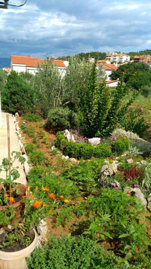 Megi1 Apartment Vrbnik Ngoại thất bức ảnh